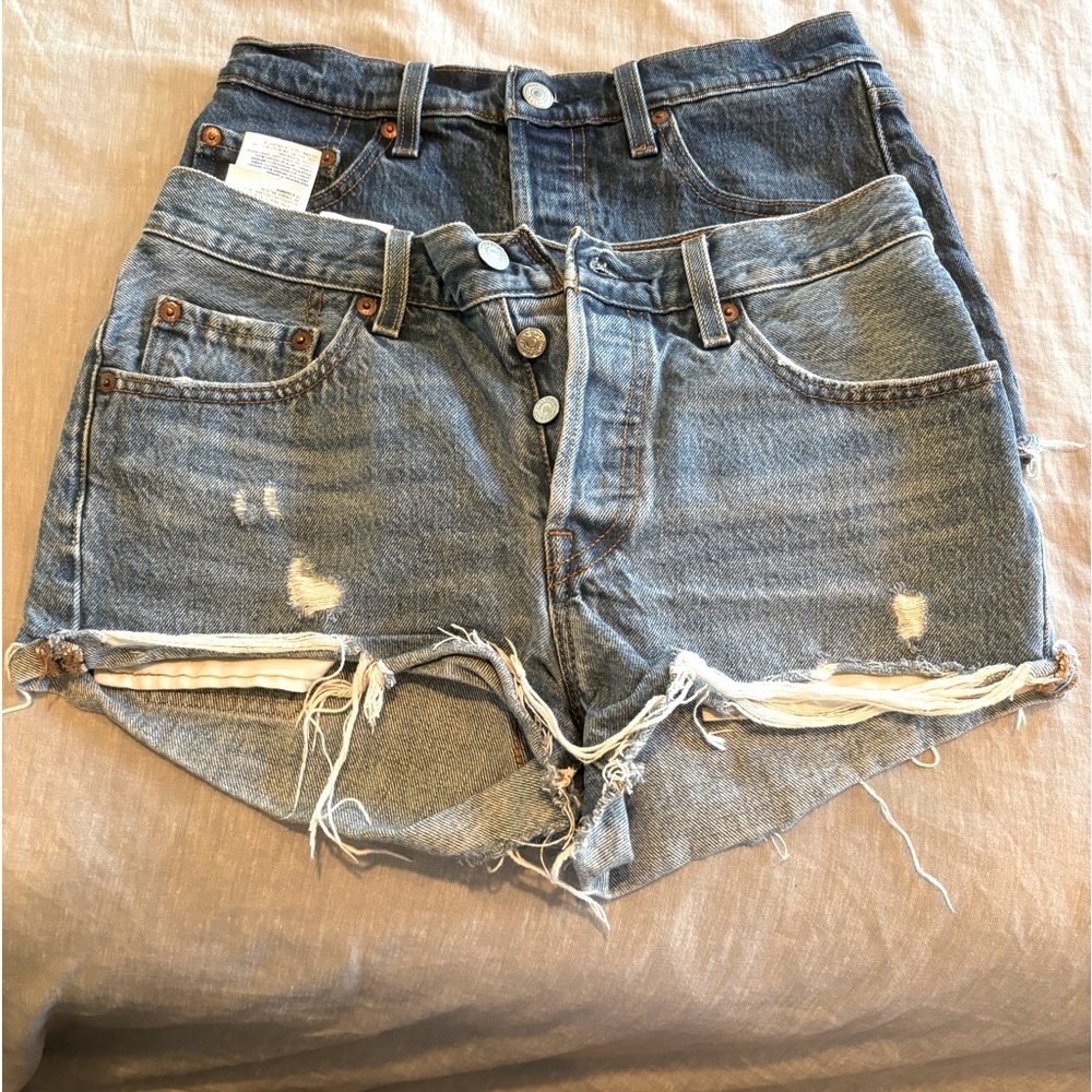 2 501 Levi shorts